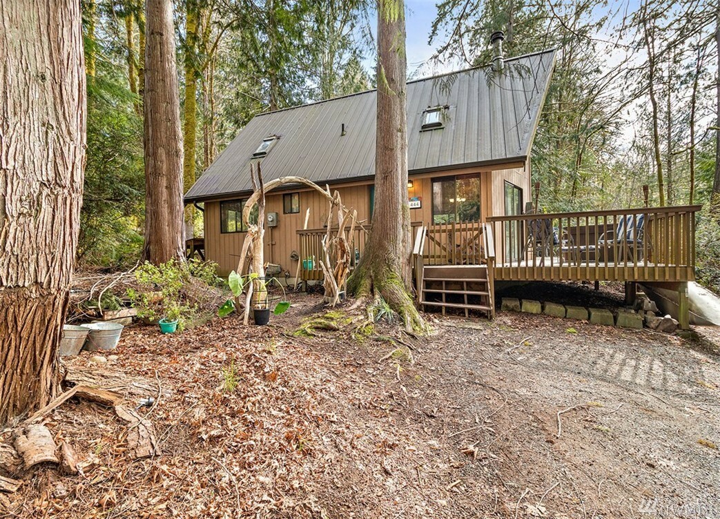Property Photo: 444 E Pointes Dr WA 98584