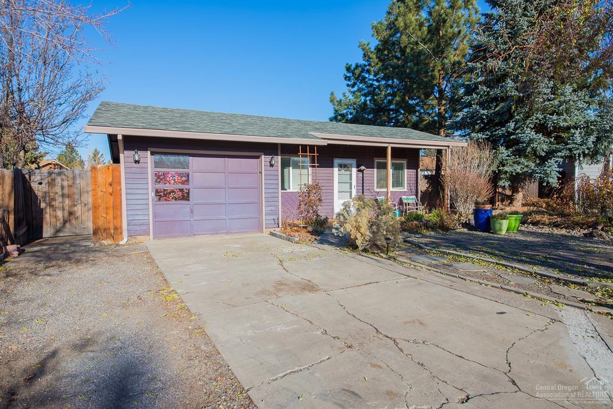 Property Photo: 2813 NE Sycamore Court OR 97701