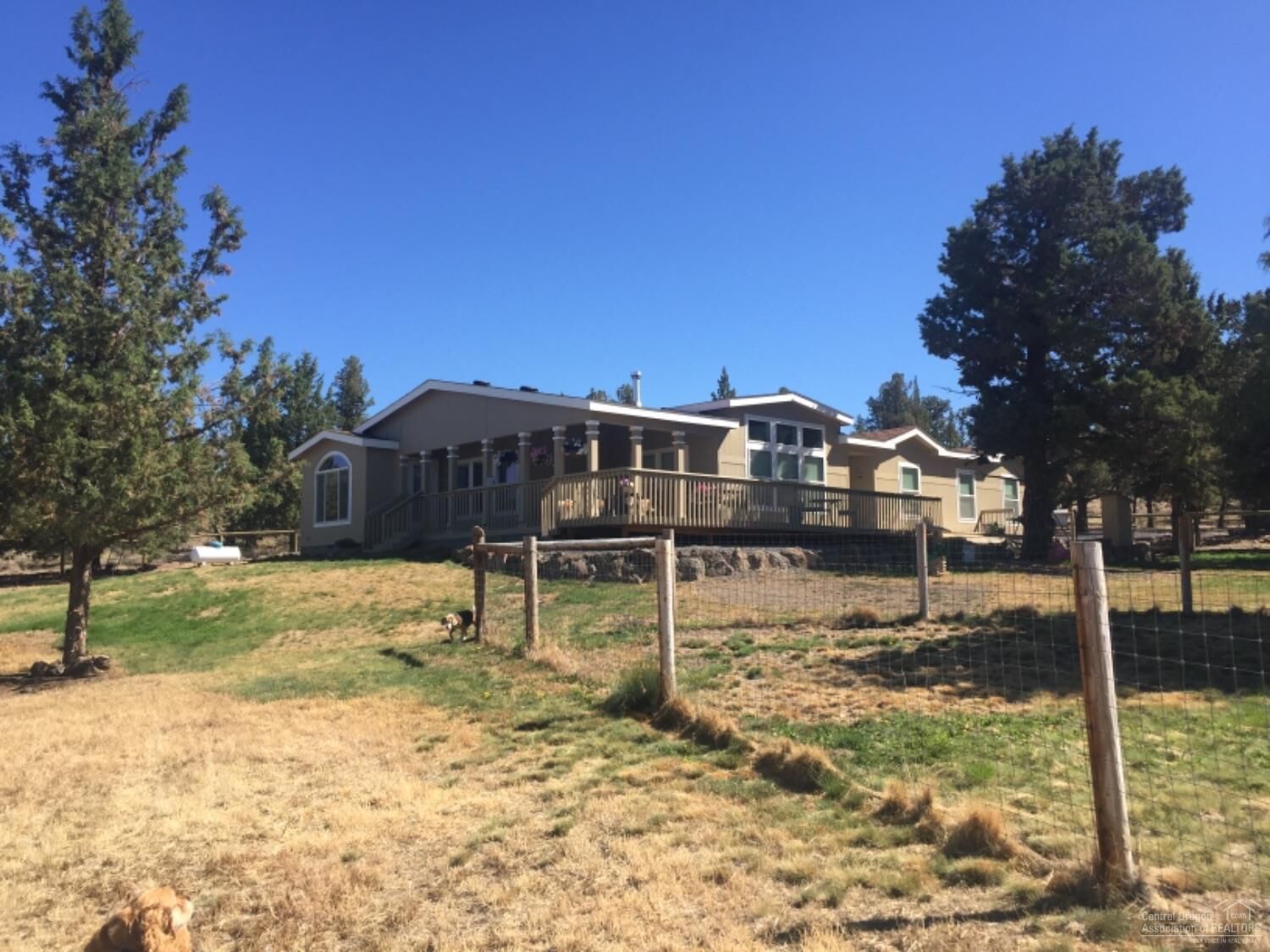 Property Photo: 7700 SW Robin Drive OR 97760