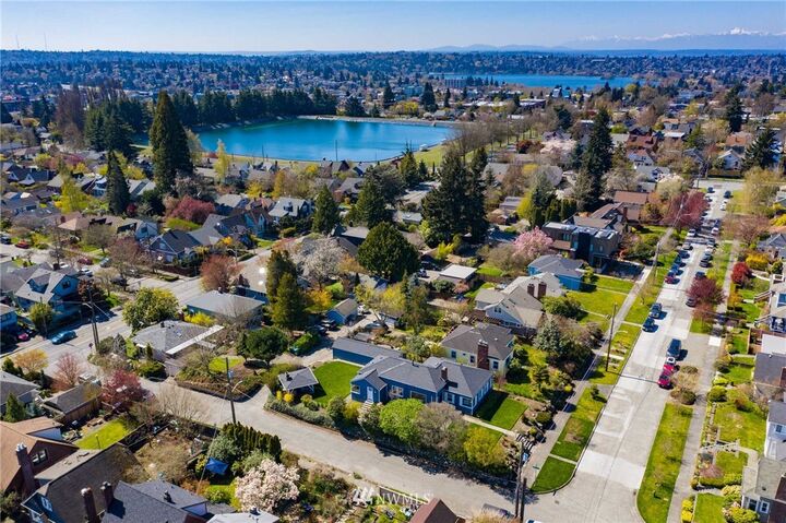 Property Photo: 1557 NE 76th Street WA 98115