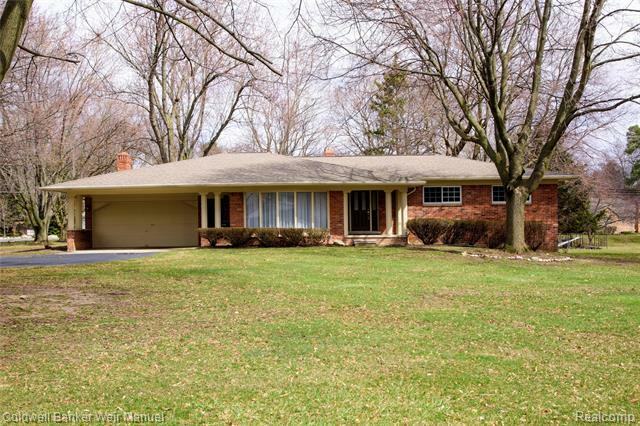 Property Photo:  2816 New England Drive  MI 48309 