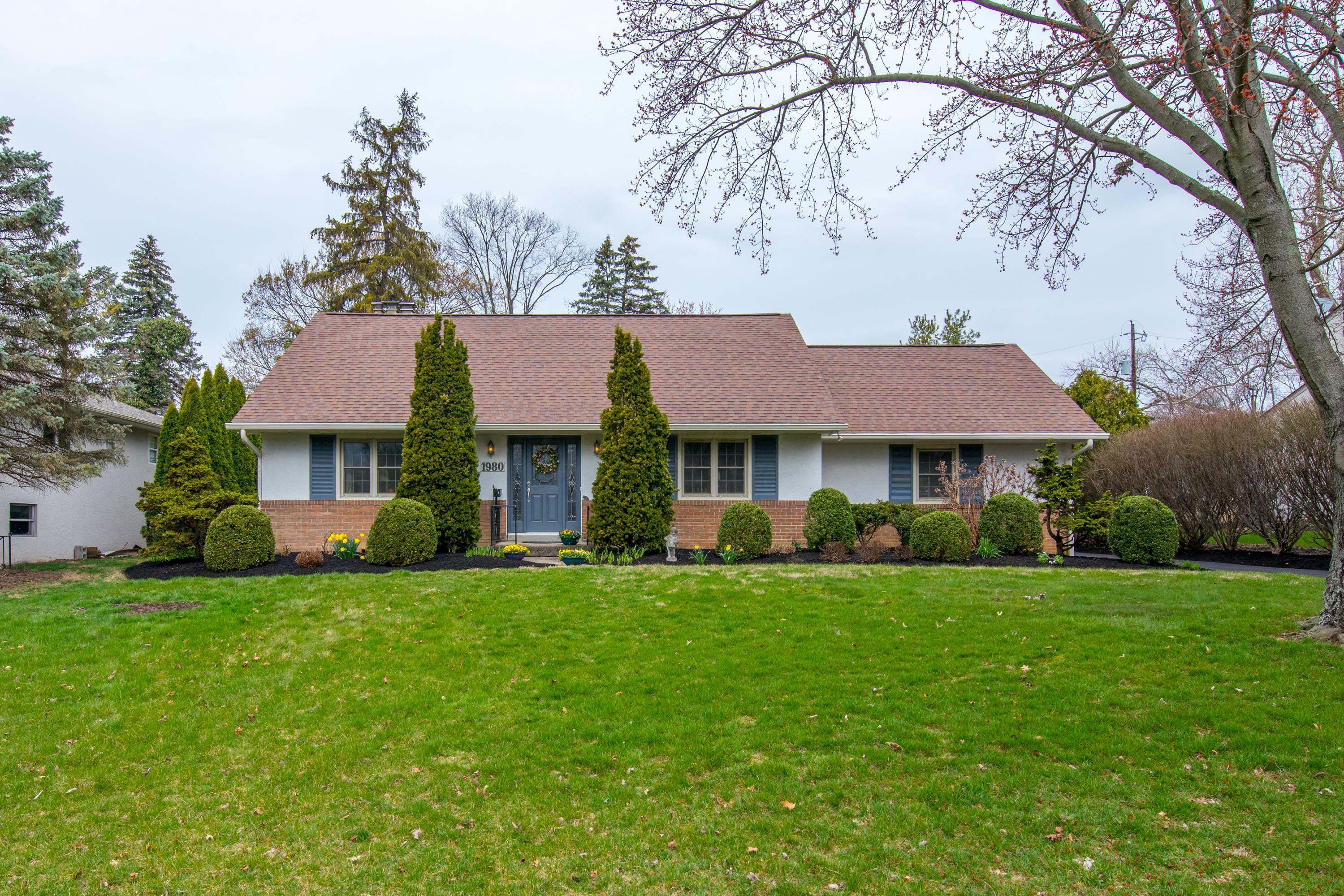 Property Photo: 1980 Hampshire Road OH 43221