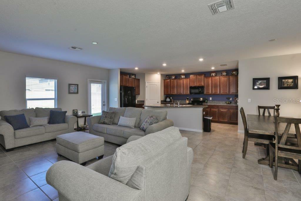 Property Photo:  6826 Blue Moon Way  FL 33573 