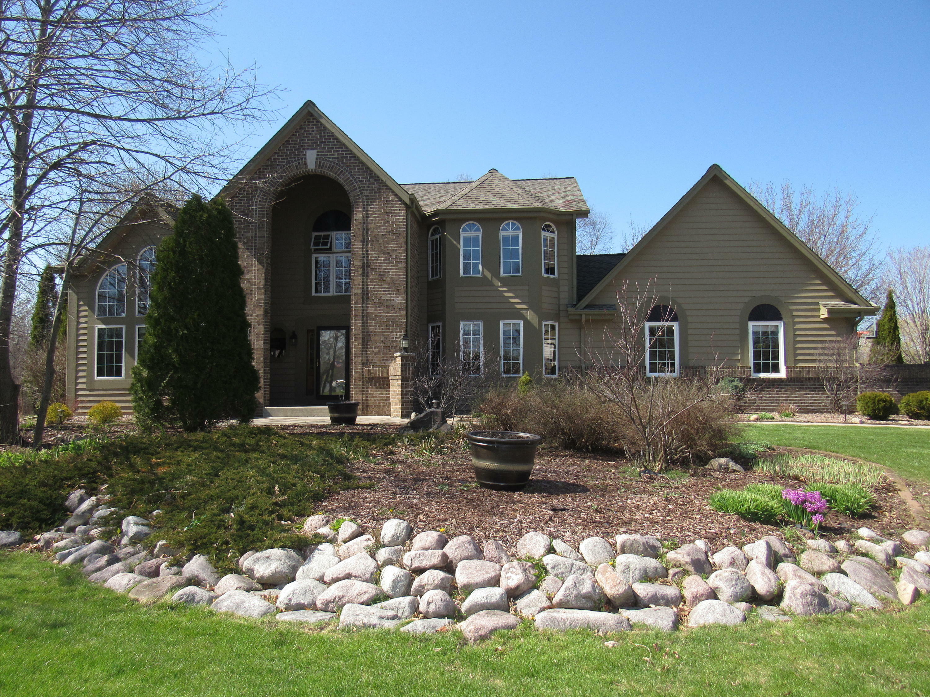 Property Photo:  S83w17734 Clearbrook Dr  WI 53150 