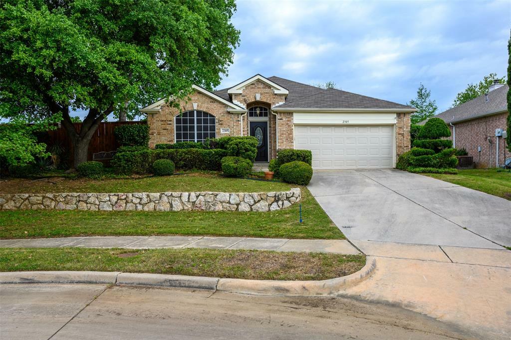 Photo de la propriété:  2305 Caddo Circle  TX 76210 