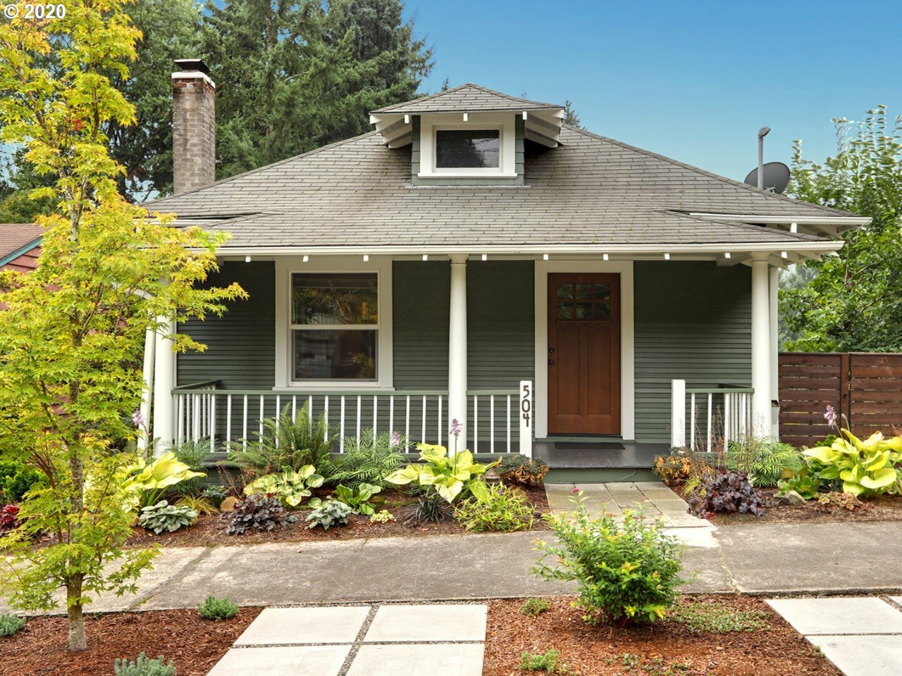 Property Photo:  504 SW Bancroft St  OR 97239 