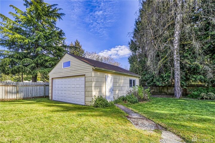 Property Photo:  135  Cherry Lane SE  WA 98501 