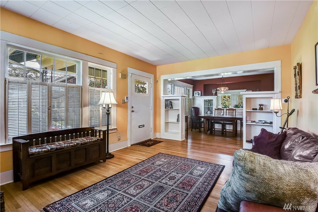 Property Photo: 3207 33rd Ave S WA 98144
