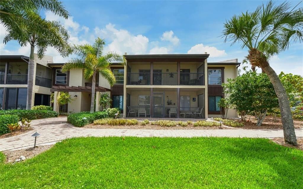 Property Photo: 4140 Gulf Of Mexico Drive 6 FL 34228