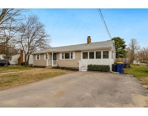 Property Photo:  7 Webb Rd  MA 02067 