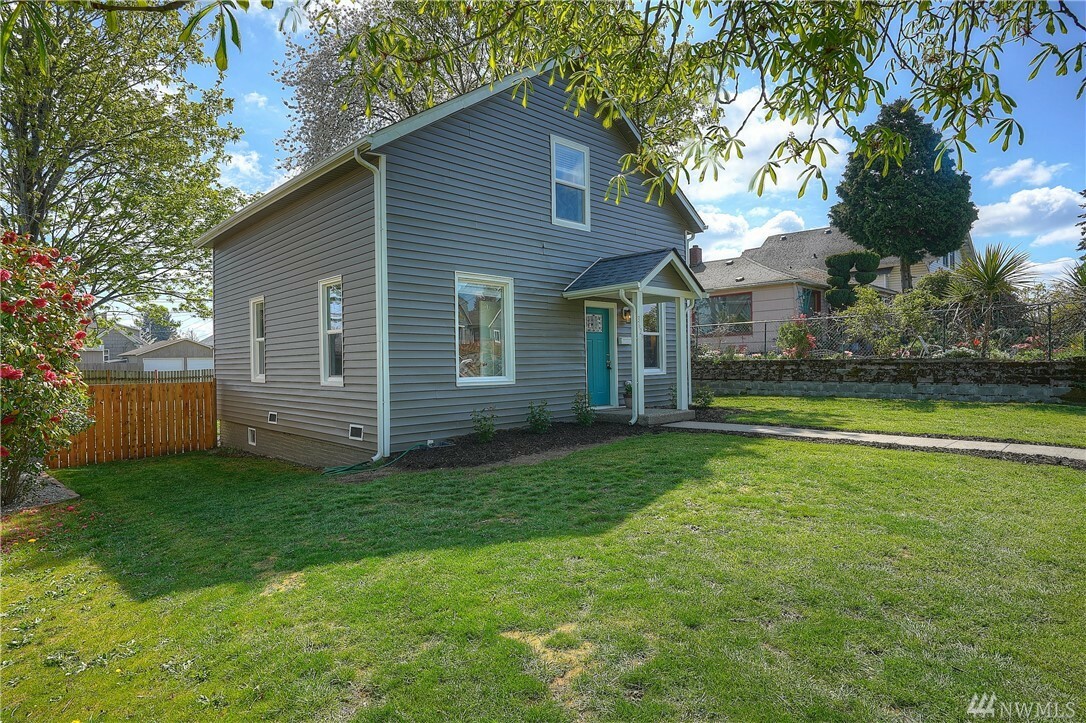 Property Photo:  3629 E F St  WA 98404 