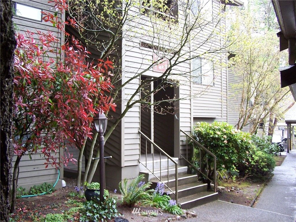 Property Photo:  130 SW 116th Street F11  WA 98146 