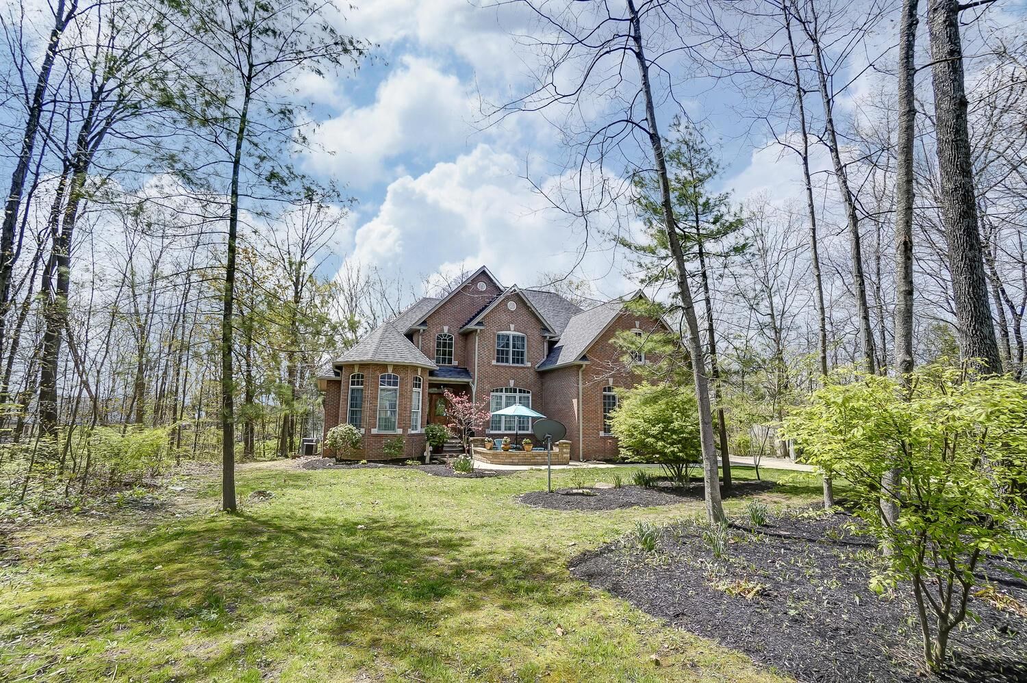 Property Photo:  7075 Oakwood Road  OH 43113 