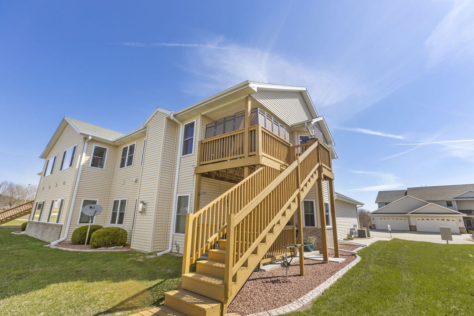 Property Photo: 895 Prairie Gdns 63 WI 53040