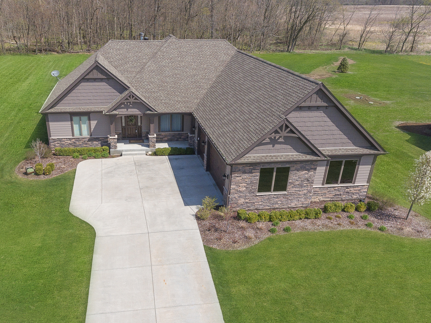 Property Photo: 5949 Whitetail Ridge Drive IL 60560