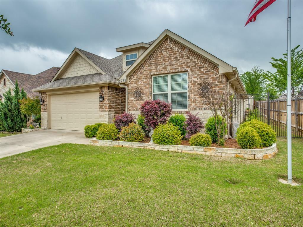 Property Photo:  2729 Westglen Drive  TX 76207 