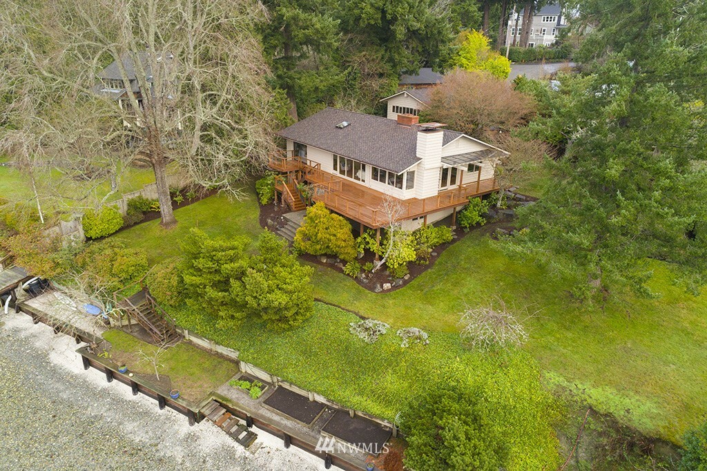 Property Photo:  15920 Euclid Avenue NE  WA 98110 