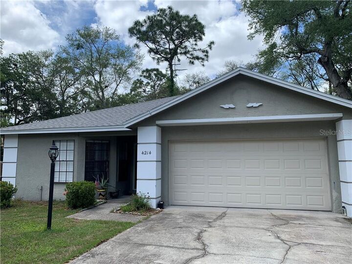 Property Photo: 4214 Cloverleaf Place FL 32707