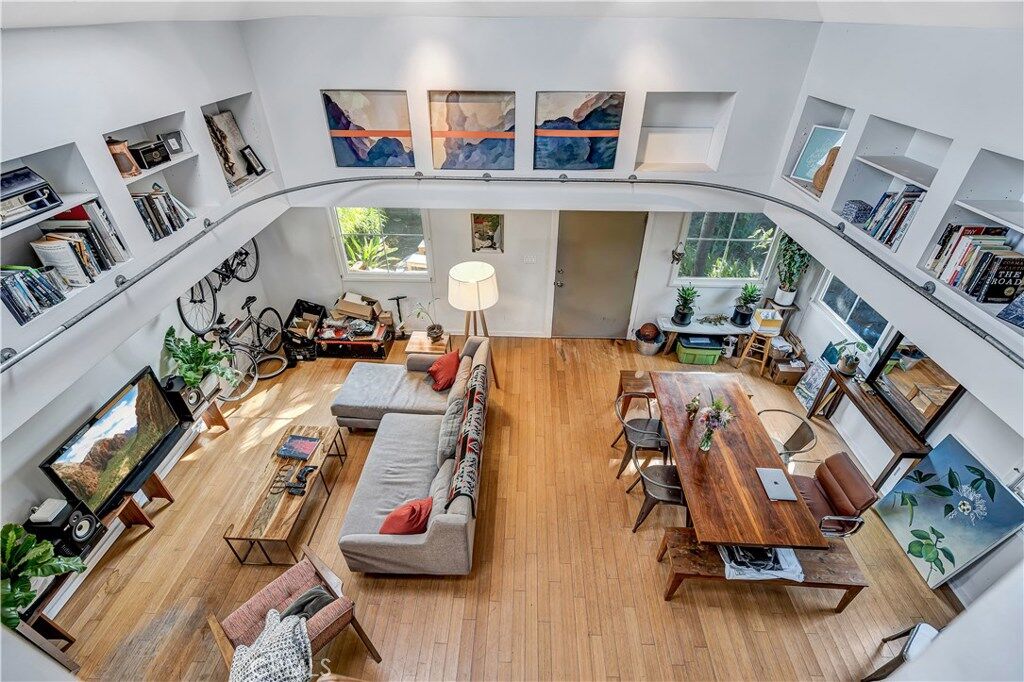 Property Photo:  961 Marco Place  CA 90291 