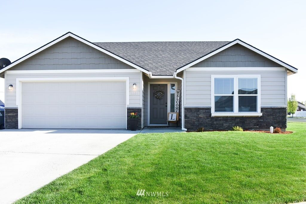 Property Photo: 1331 E Egeland Drive WA 98837