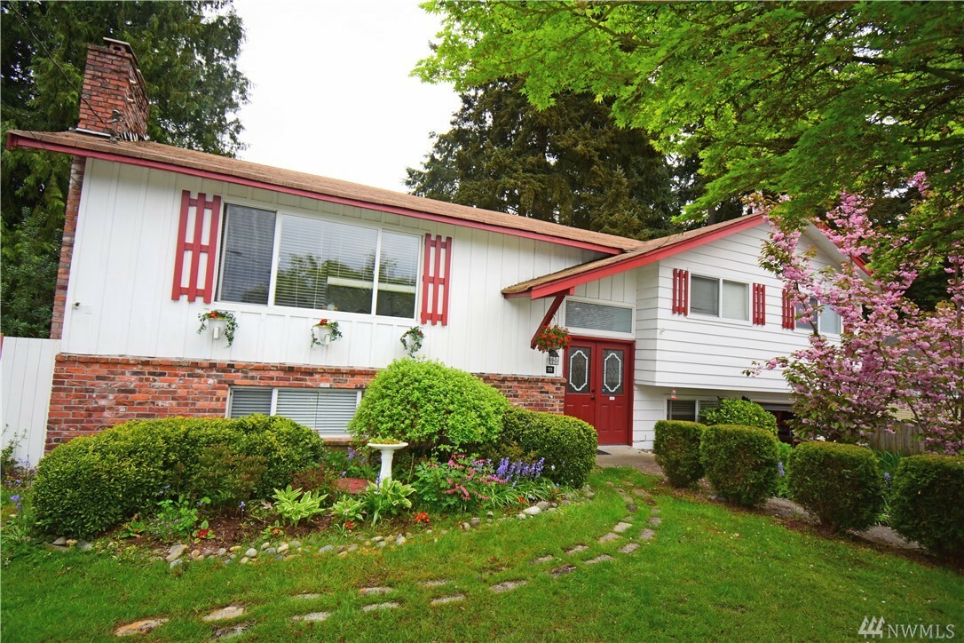 Property Photo: 111 SW 313th Street WA 98023