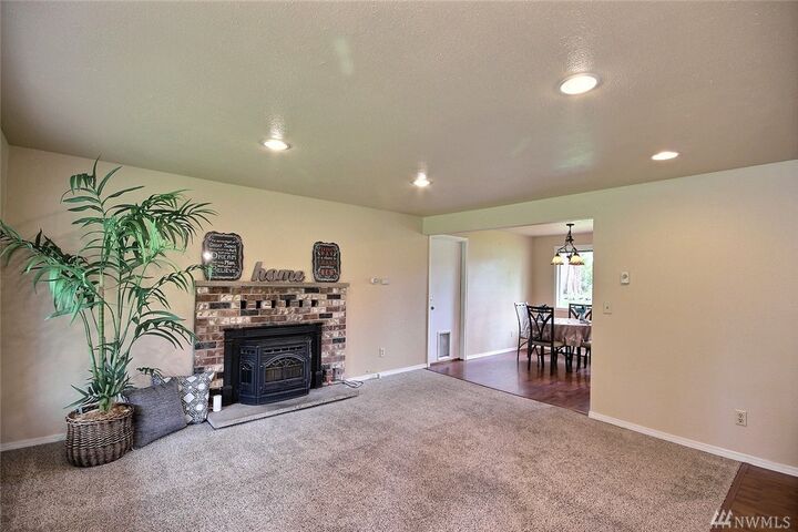 Property Photo:  7308  Vandermark Road E  WA 98391