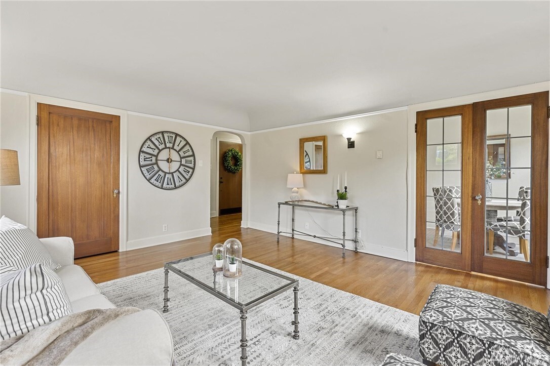 Property Photo:  301 N Tacoma Avenue 101  WA 98403 