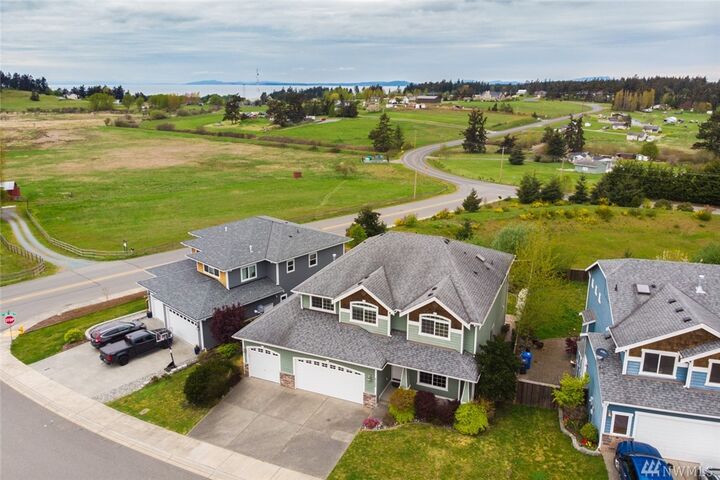 Property Photo: 2132 NW 9th Avenue WA 98277