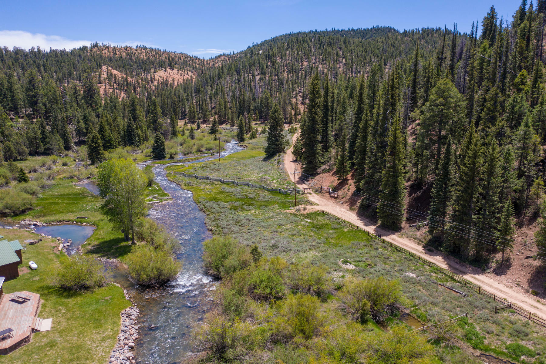 Property Photo: 1149 E Spring Hollow (Mammoth Creek) Ln UT 84759