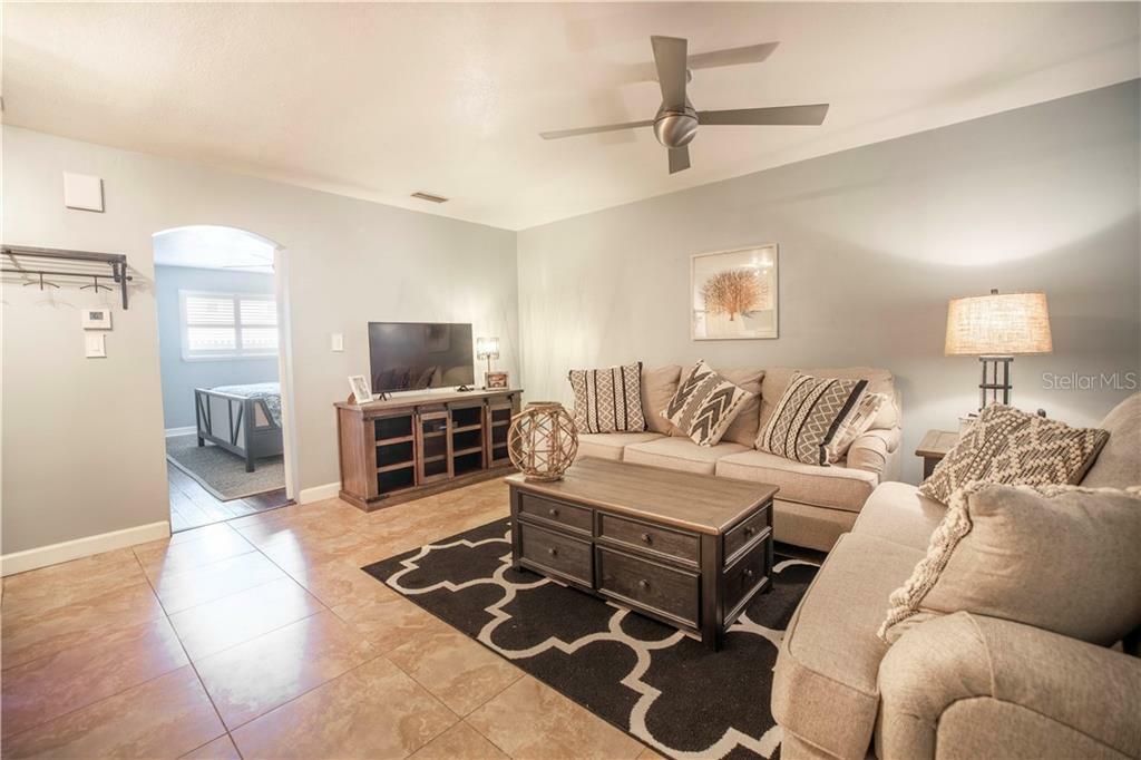 Property Photo: 555 3rd Street N 6 FL 33701