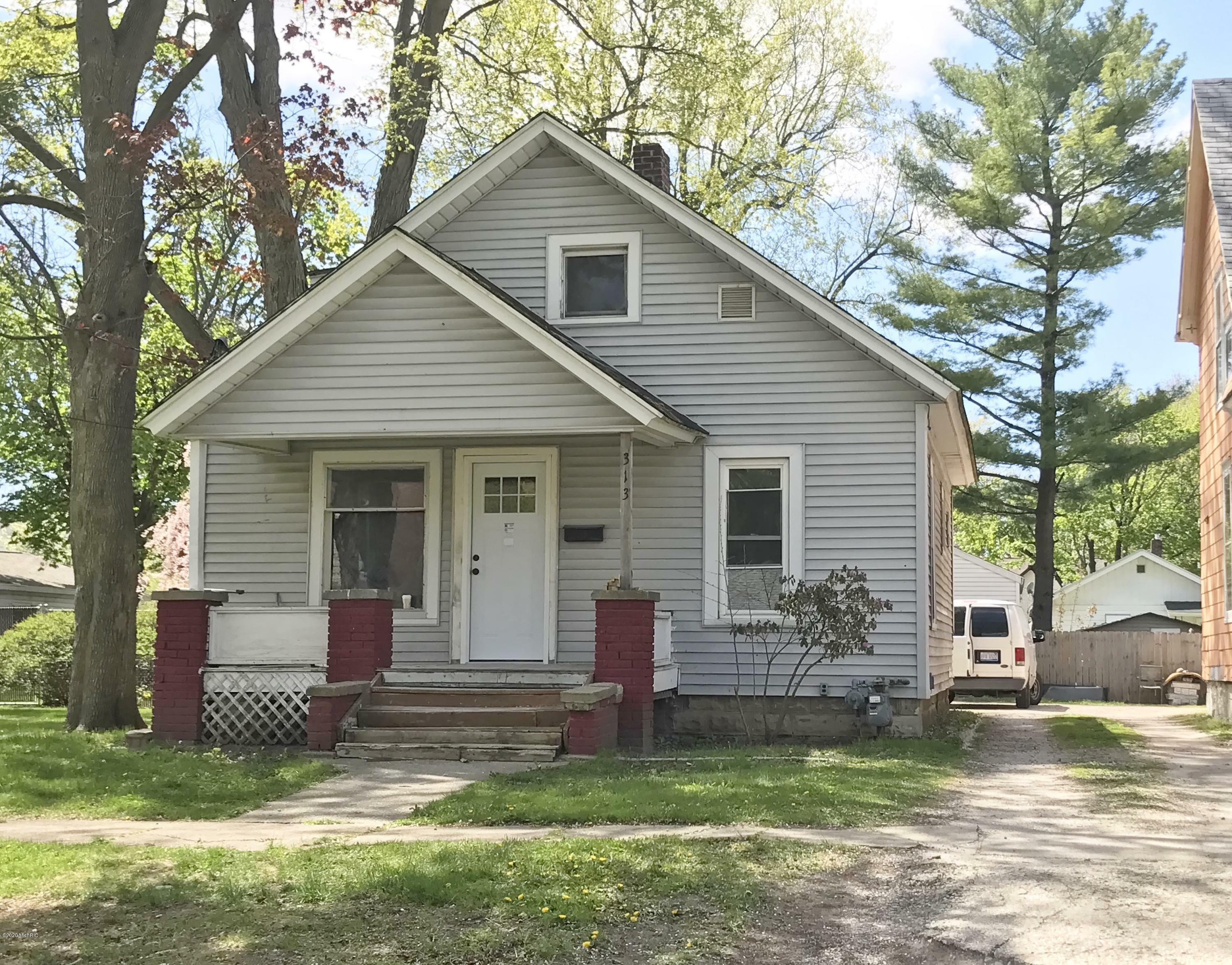 Property Photo:  313 S Clay Street  MI 49091 