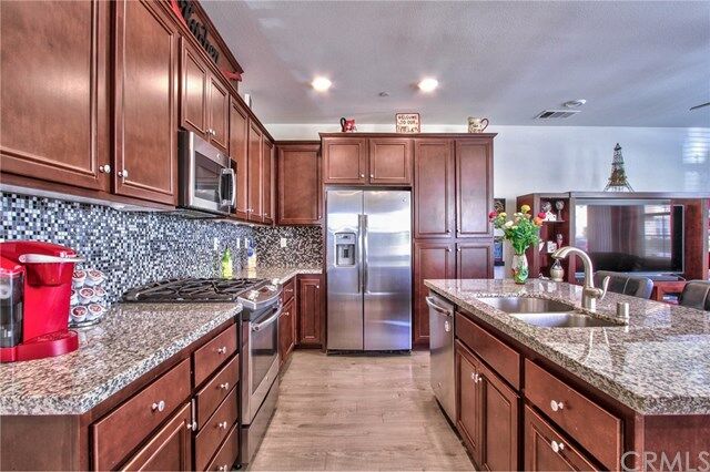 Property Photo: 40385 Calle Real CA 92563