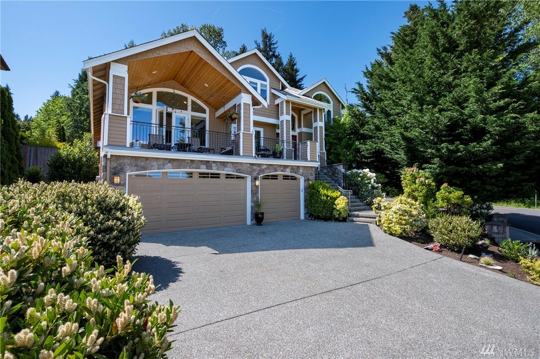 Property Photo:  1755 Pine View Dr NW  WA 98027 