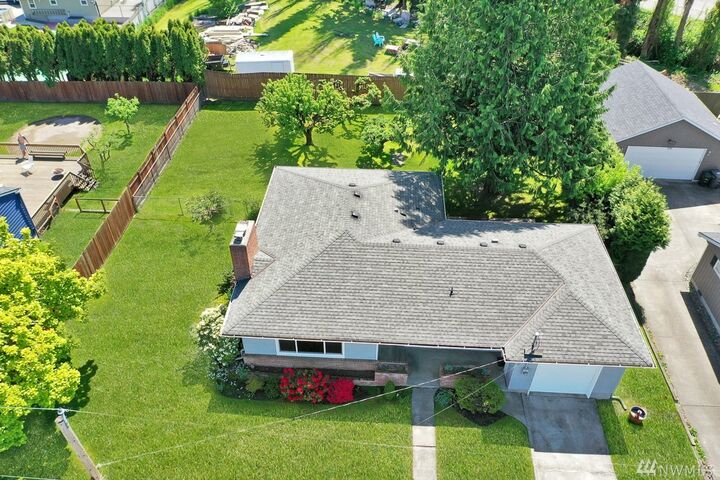 Property Photo:  920  Willow Street  WA 98390