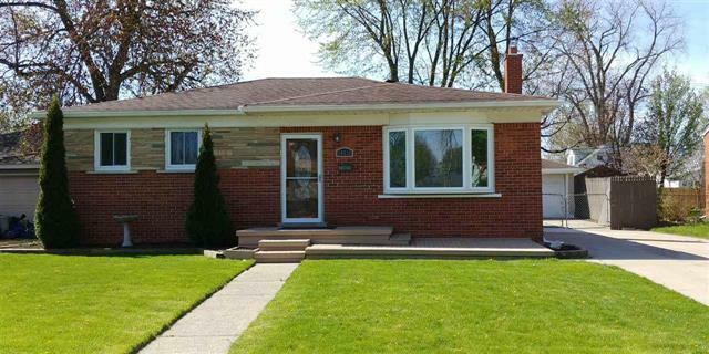 Property Photo:  18530 Hazelwood  MI 48066 