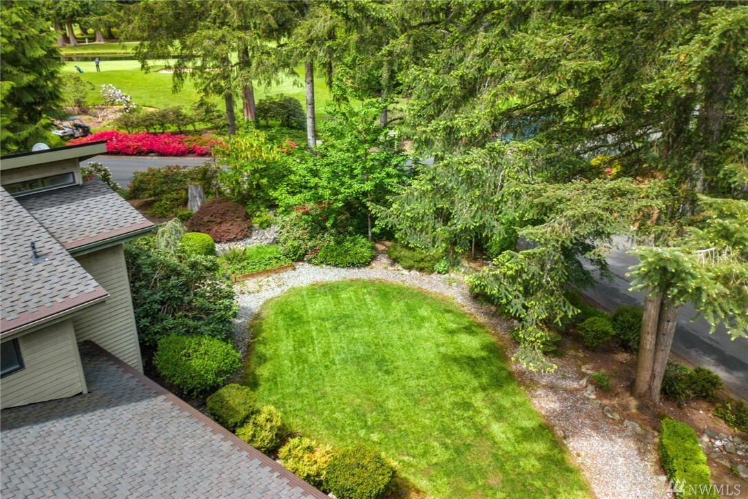 Property Photo: 2105 Sahalee Drive W WA 98074
