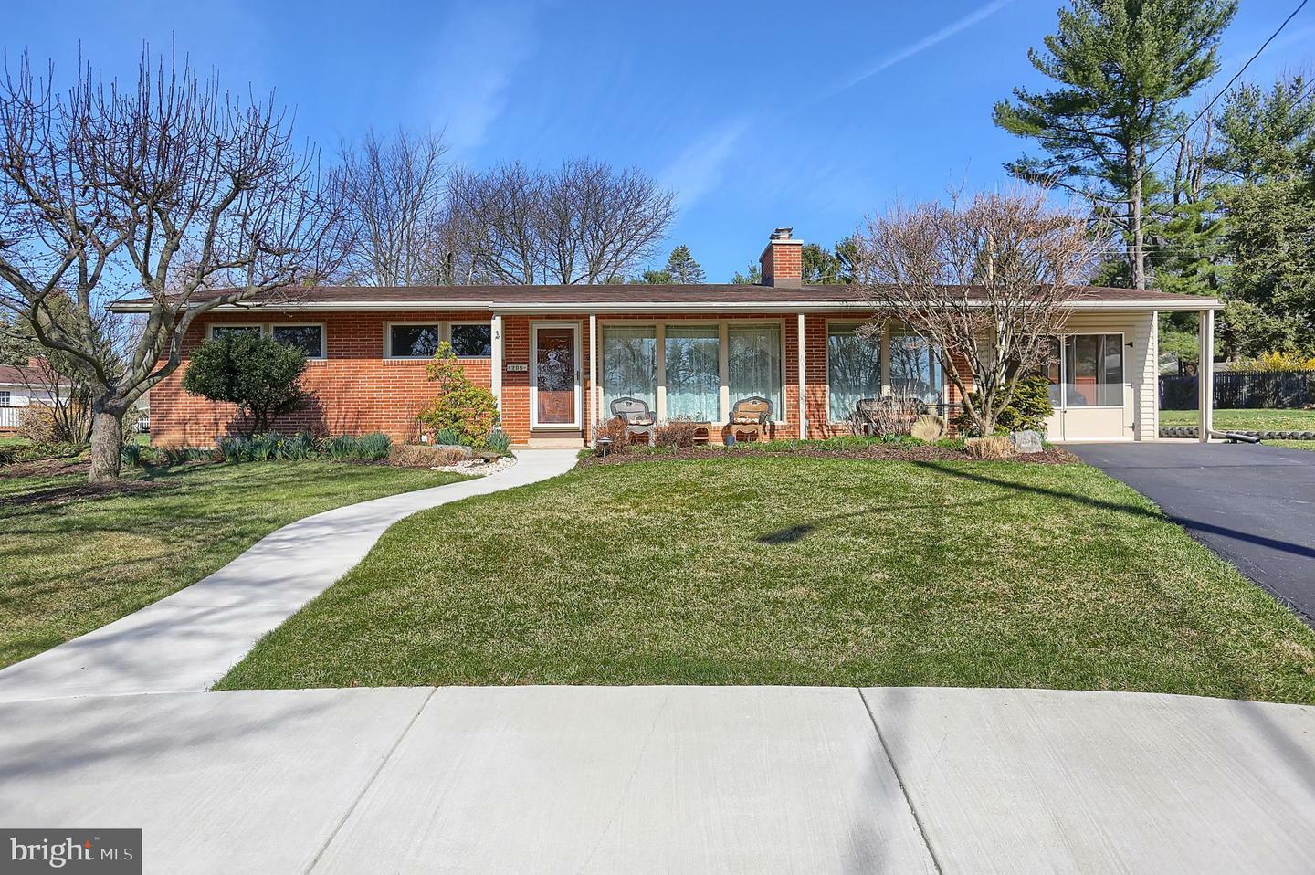 Property Photo:  205 Hollywood Circle  PA 17011 