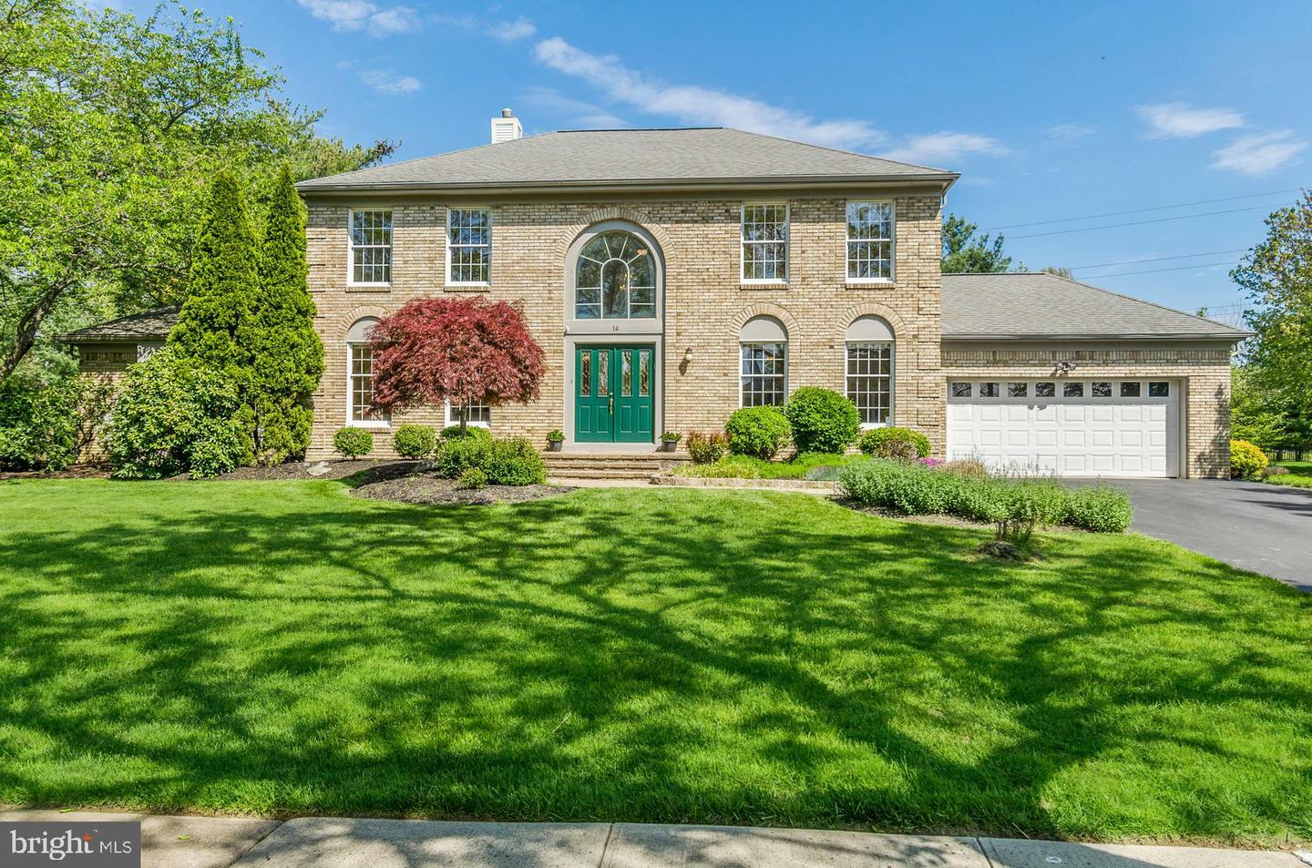 Property Photo:  14 Le Parc Court  NJ 08550 