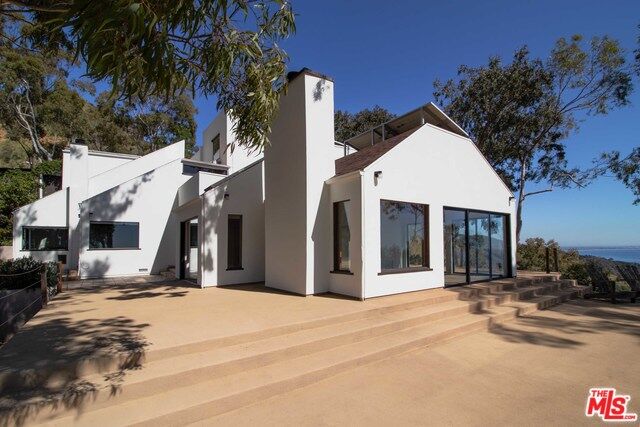 Property Photo: 2501 Rambla Pacifico CA 90265