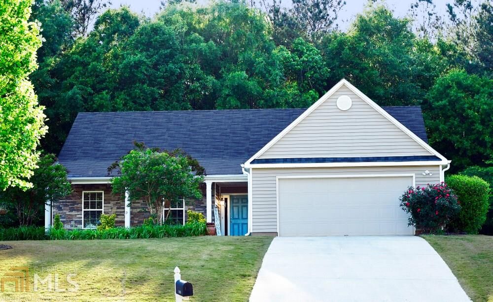 Property Photo: 1425 Ellington Ct GA 30620