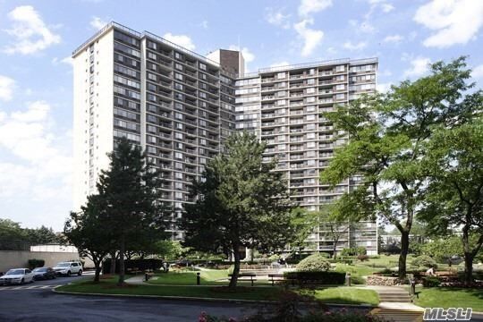 Property Photo:  2 Bay Club Drive 12 G  NY 11360 