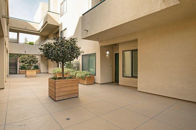 Property Photo:  484 S Euclid Avenue 111  CA 91101 