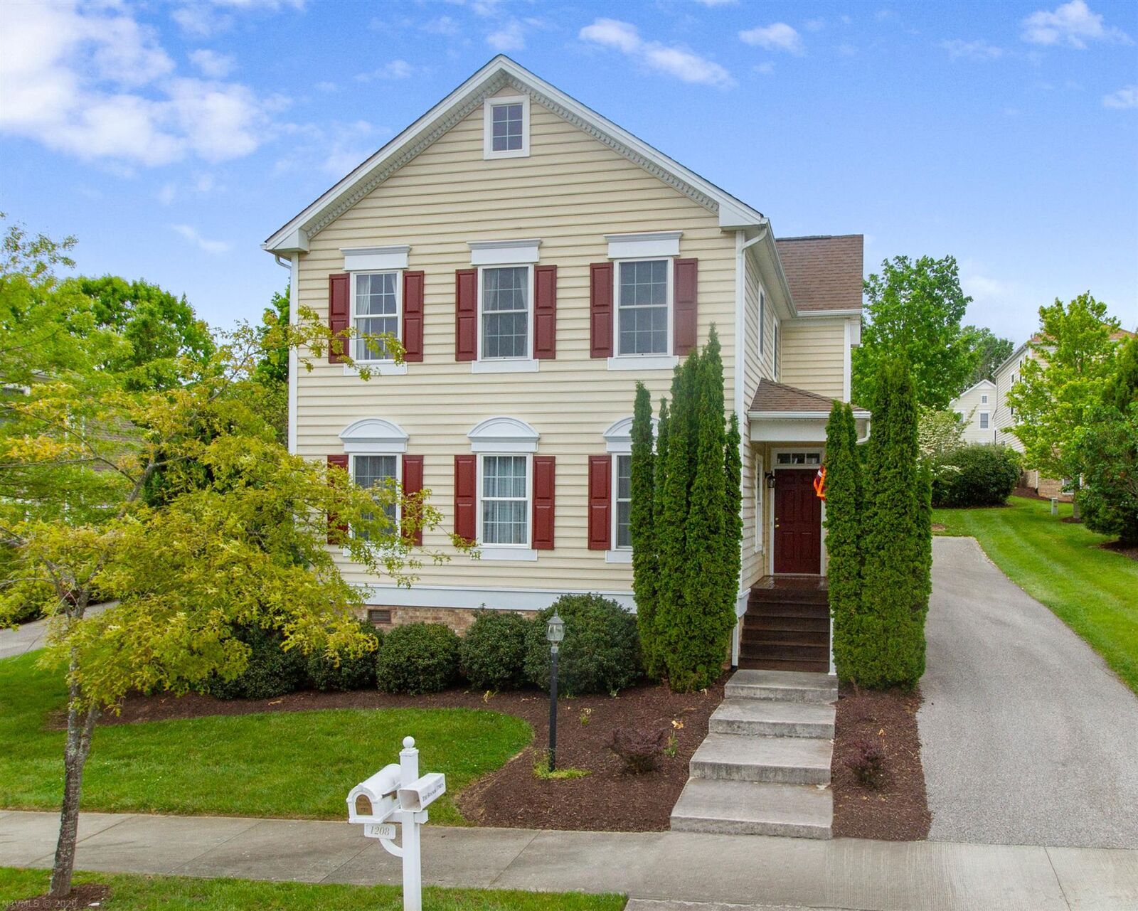 Property Photo: 1208 Brook Circle VA 24060