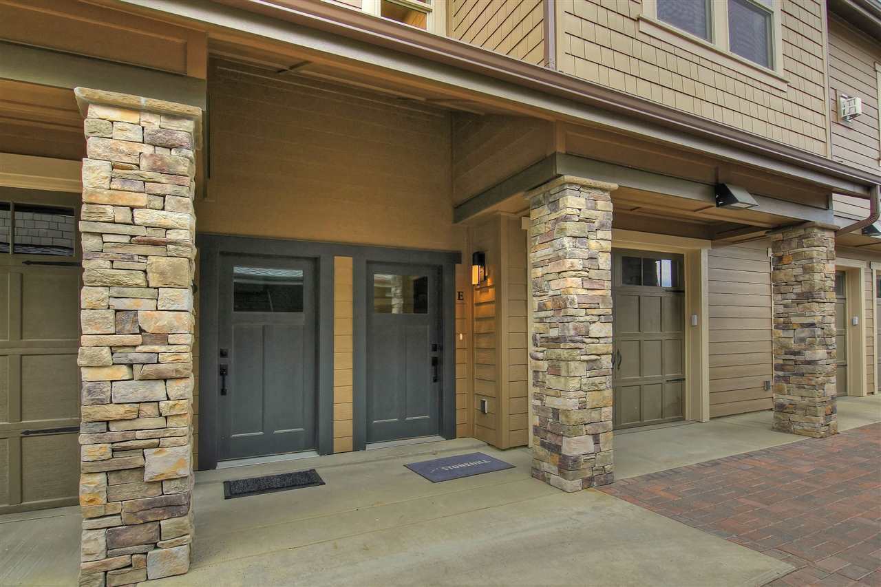 Property Photo:  24481 E Pinnacle Ct Unit B  WA 99019 