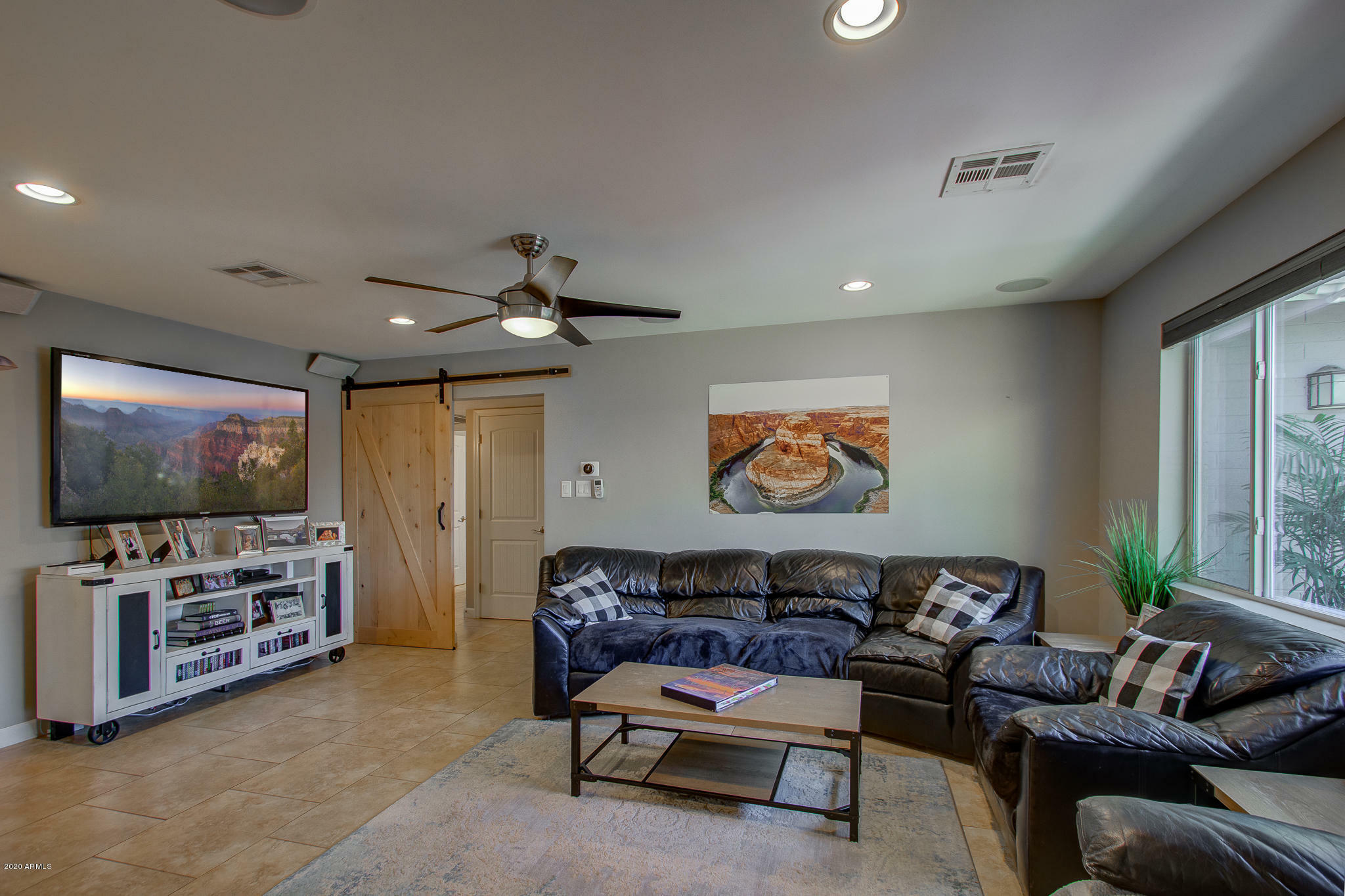 Property Photo:  3400 E Clarendon Avenue  AZ 85018 