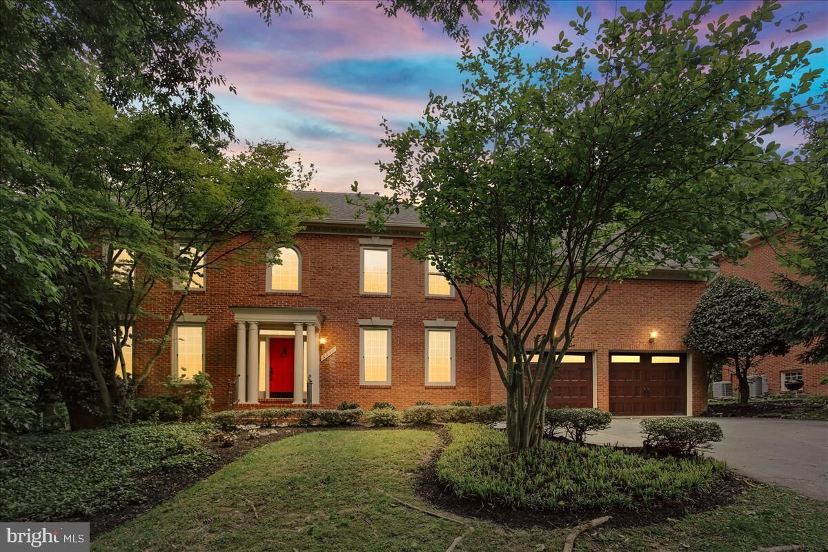 Property Photo: 6641 Hawthorne Street VA 22101