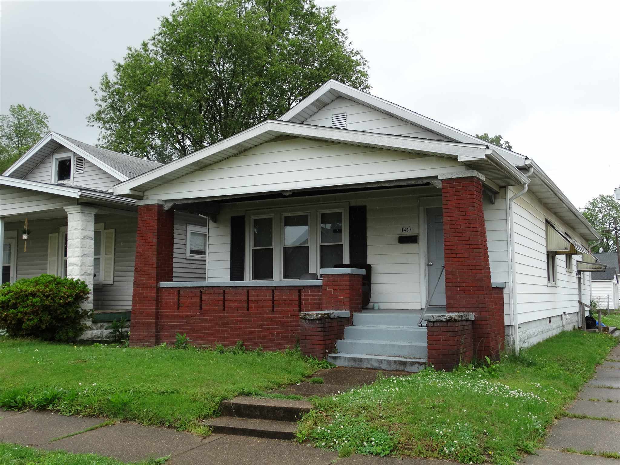 Property Photo:  1432 E Walnut Street  IN 47714 