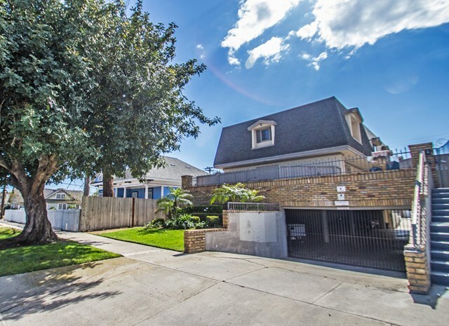 Property Photo:  553 S E Street  CA 93030 