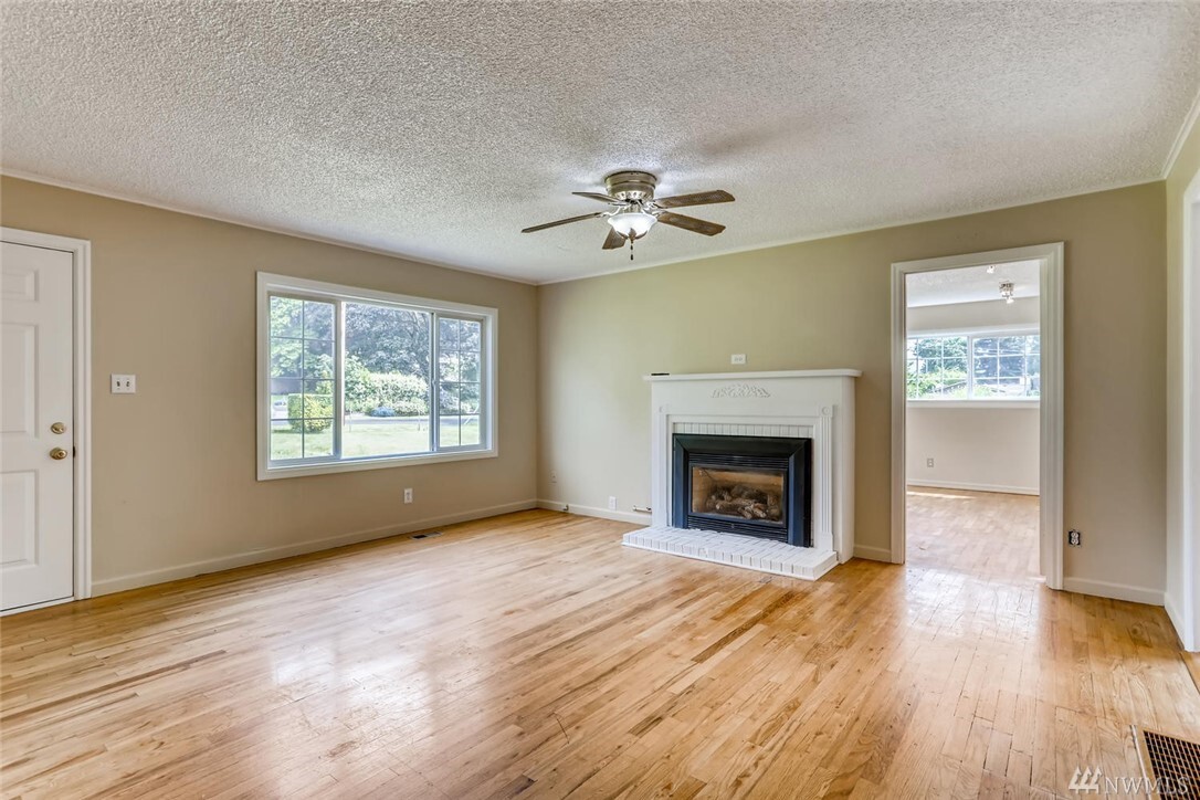 Property Photo: 635 Van De Vanter Avenue WA 98030