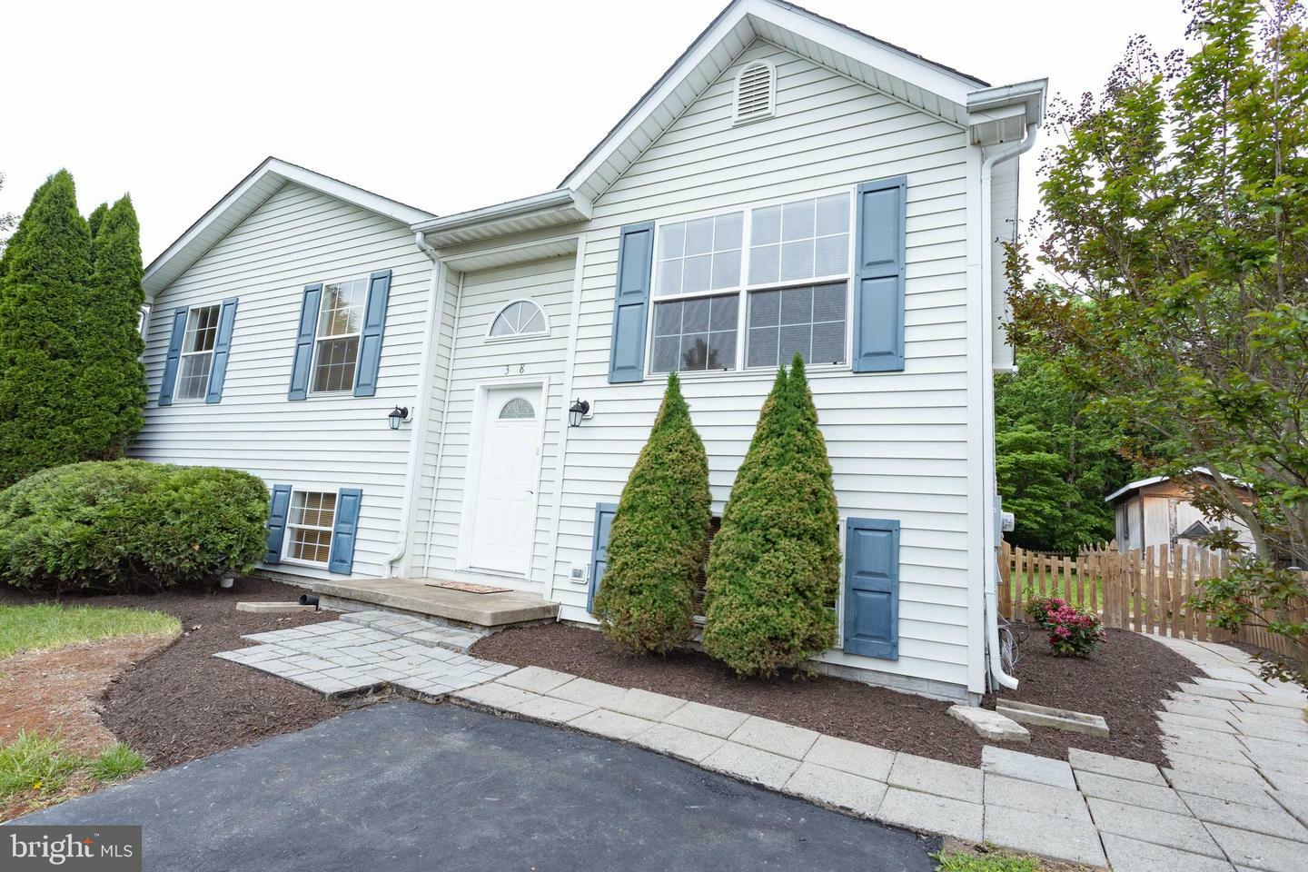 Property Photo: 38 Farm Pond Lane WV 25404